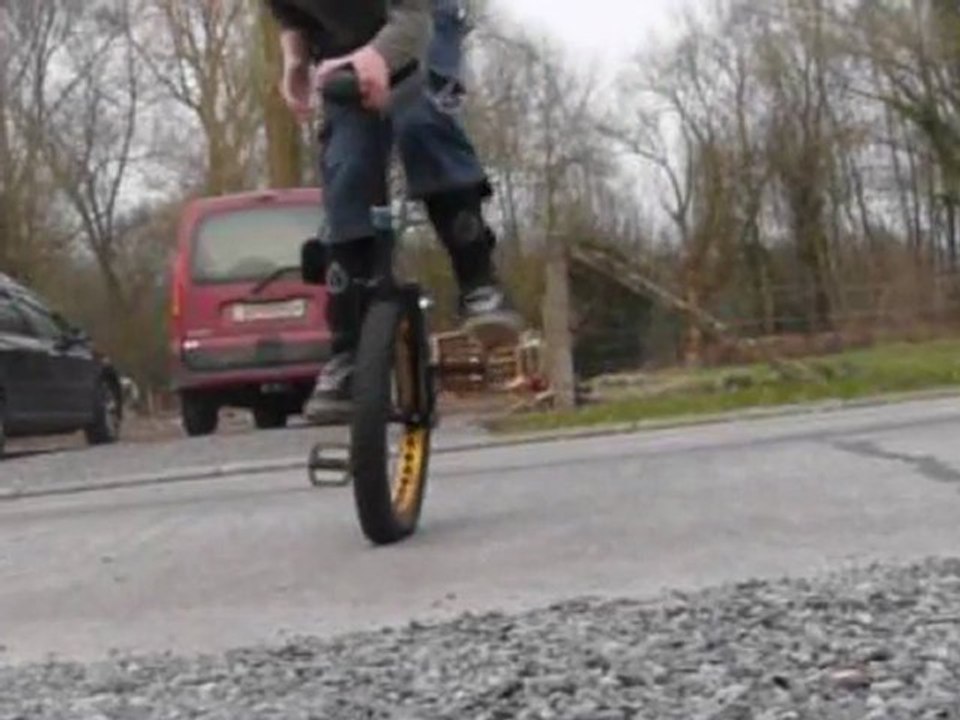 warp roll monocycle flat