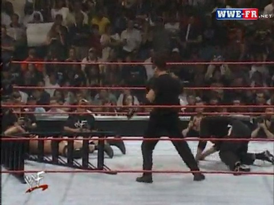 Wwe-Fr.Net - Ladder - 7ème Match [McMahons Vs. Austin] P2
