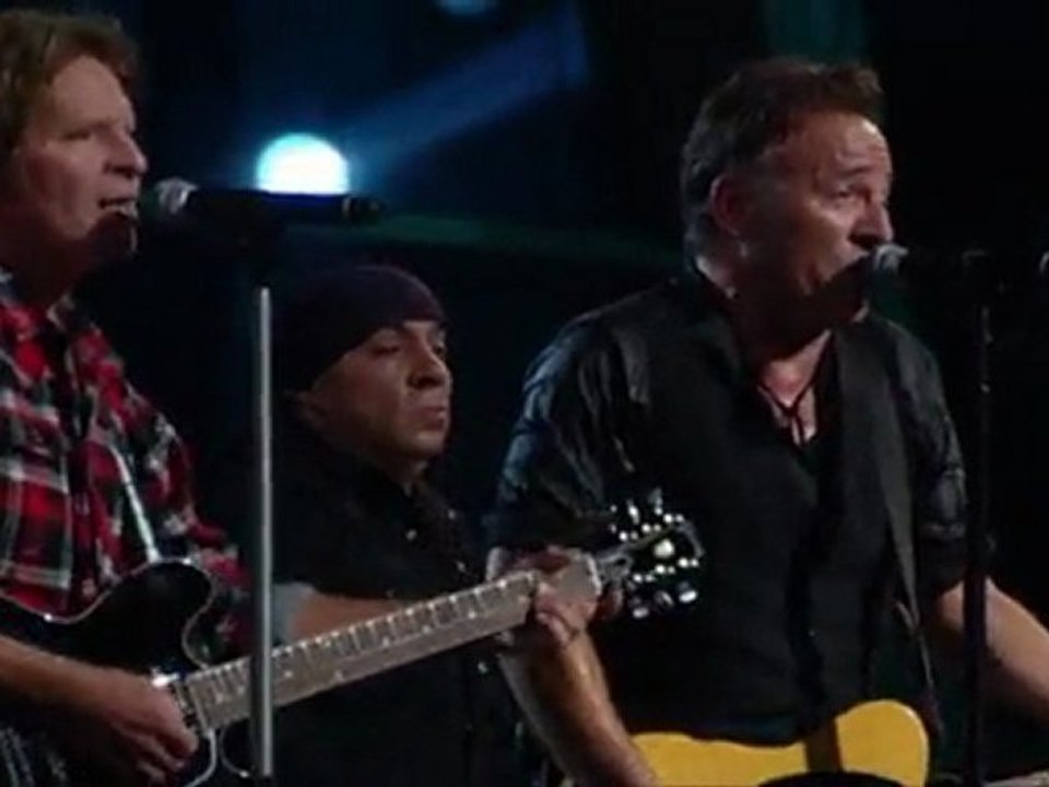 50- Pretty Woman – Bruce Springsteen, John Fogerty