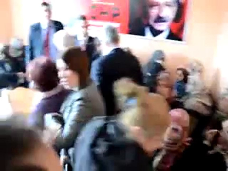 ALAPLI UYSAL'I BAĞRINA BASTI