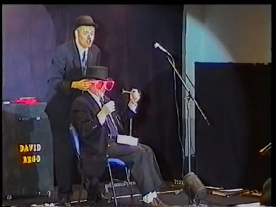 DAVID REGO MAGICIEN CABARET MENTALISTE PICKPOCKET