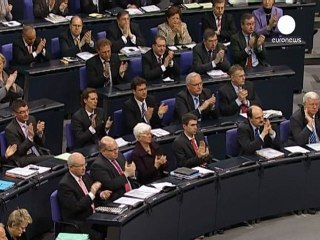 Alemania: Merkel defiende ante el Bundestag su giro en...