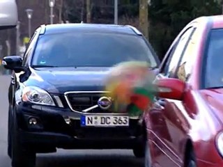 Bremsassistent im Auto verkürzt Bremsweg mit Radar