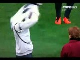 Antrenman Yeleğini Giyemeyen ve Çıldıran Balotelli || 9KUSUR.COM