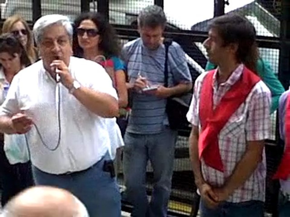 Julio Piumato y judiciales junto a Alex Freyre "260 hombres contra el machismo"