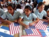 Niños salvadoreños aguardan a Obama para pedirle ayuda