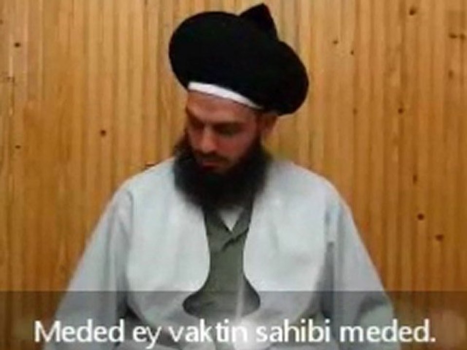 Kıbrıs'lı Tarikat Şeyhi Nazım'ın müridi Allah'tan değil de şeyhinden yardım diliyor.
