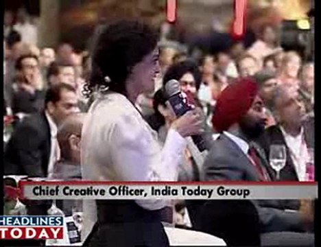 SRK flashes abs at IT Conclave India Today 2011