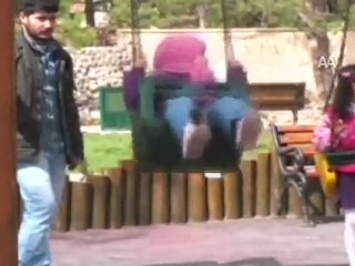 YAŞAMIN SESLERİNİ ÇEKTİ