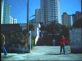 Arquitetos sugerem linha de trem sobre o Rio Tietê