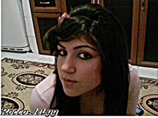 Gözleri Benim Gibi Koyu Kahverengi mi ?