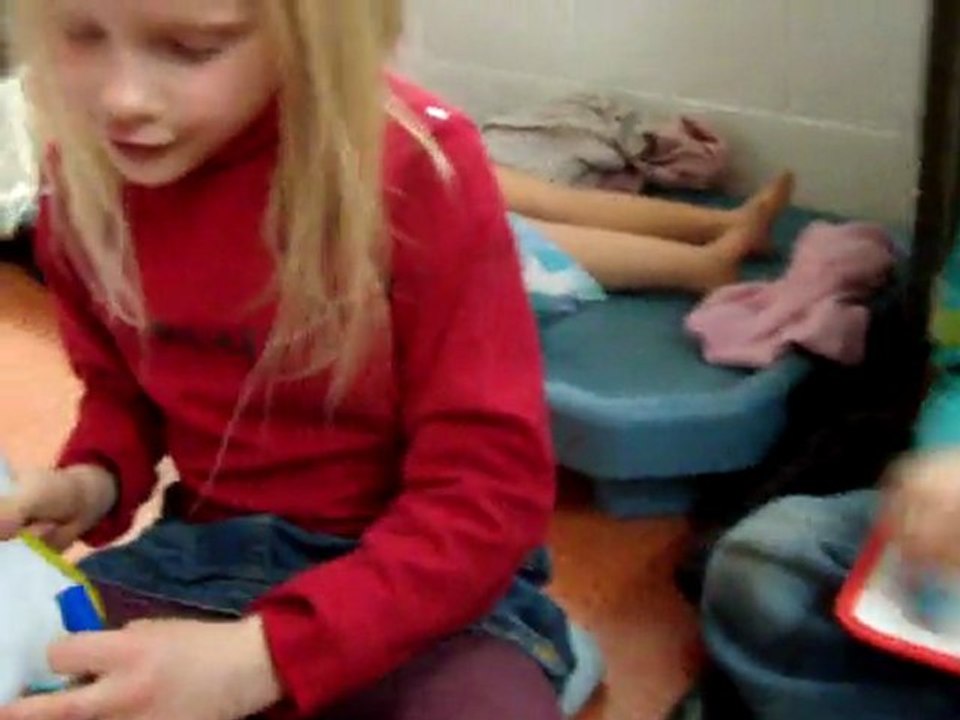 DESSINE MOI UNE POULE UN COQ UN POUSSIN