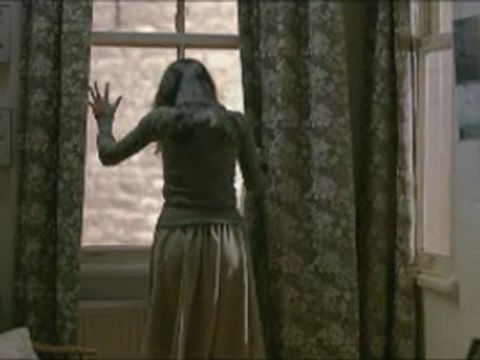 Kadına Şiddet Uygulayan Erkek Değildir