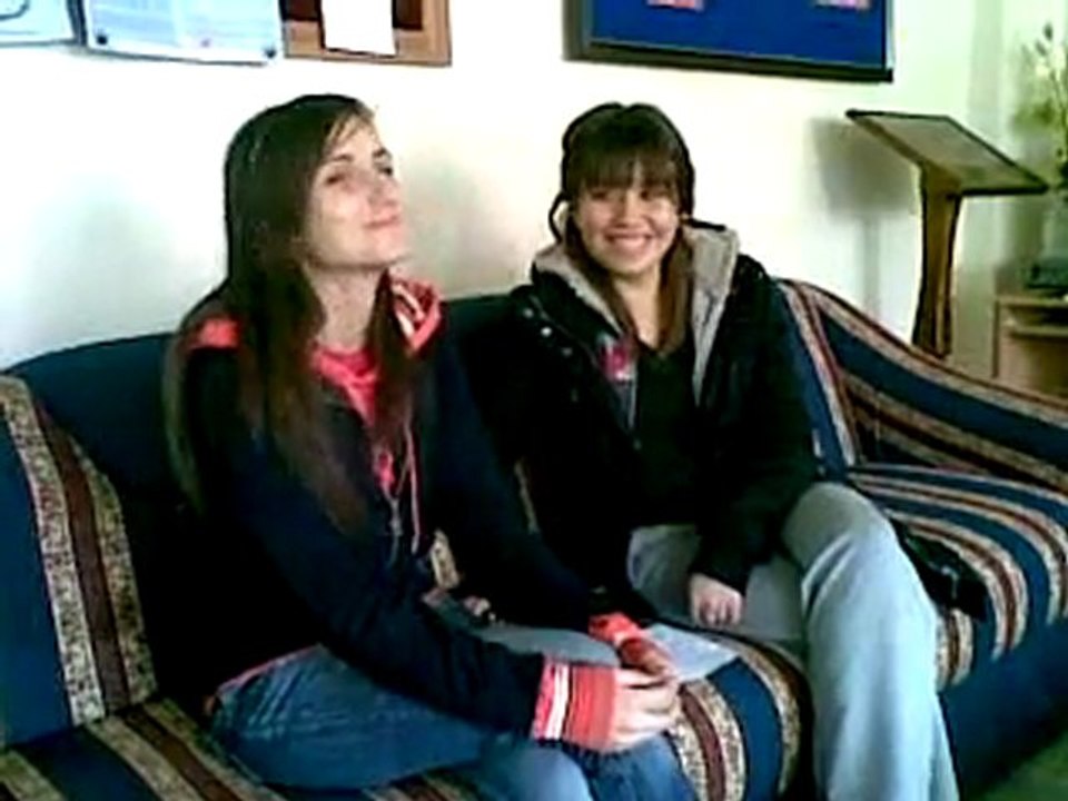 ebru&ayşe ah bir ataş ver