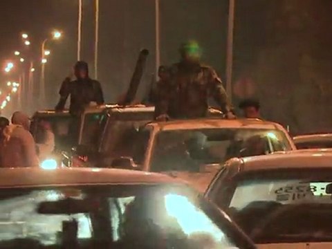 Libye: des centaines de rebelles déterminés à défendre Benghazi