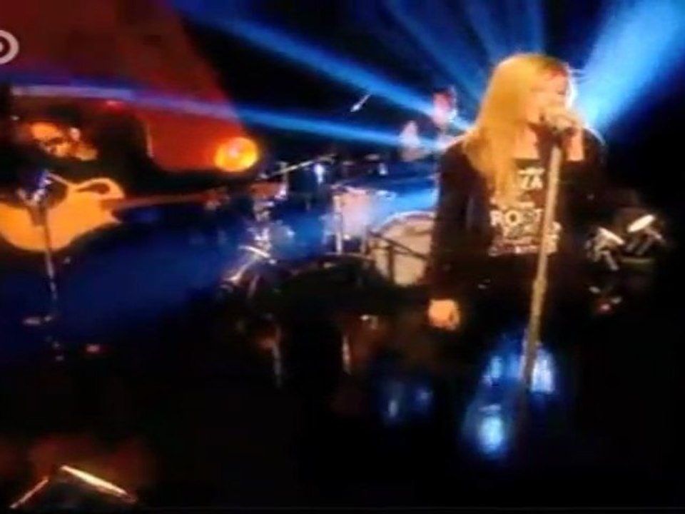 Avril Lavigne - Girlfriend Live (4oD)
