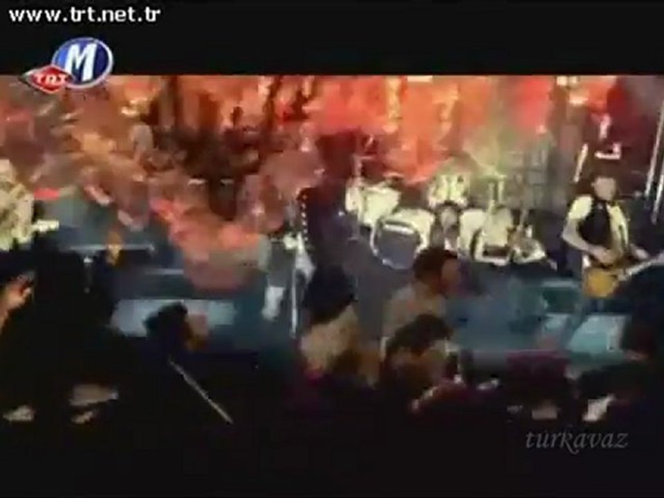 1 Eurovision 2011 Live it up KLİP Yüksek Sadakat