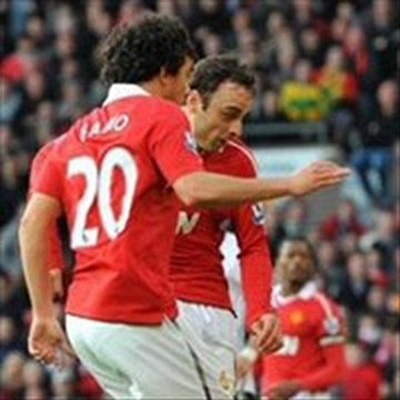Manchester United 1-0 Bolton Berbatov scored, Evans red-card