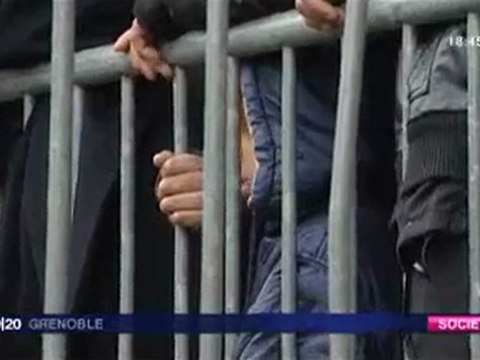 Les demandeurs d'asile devant la préfecture