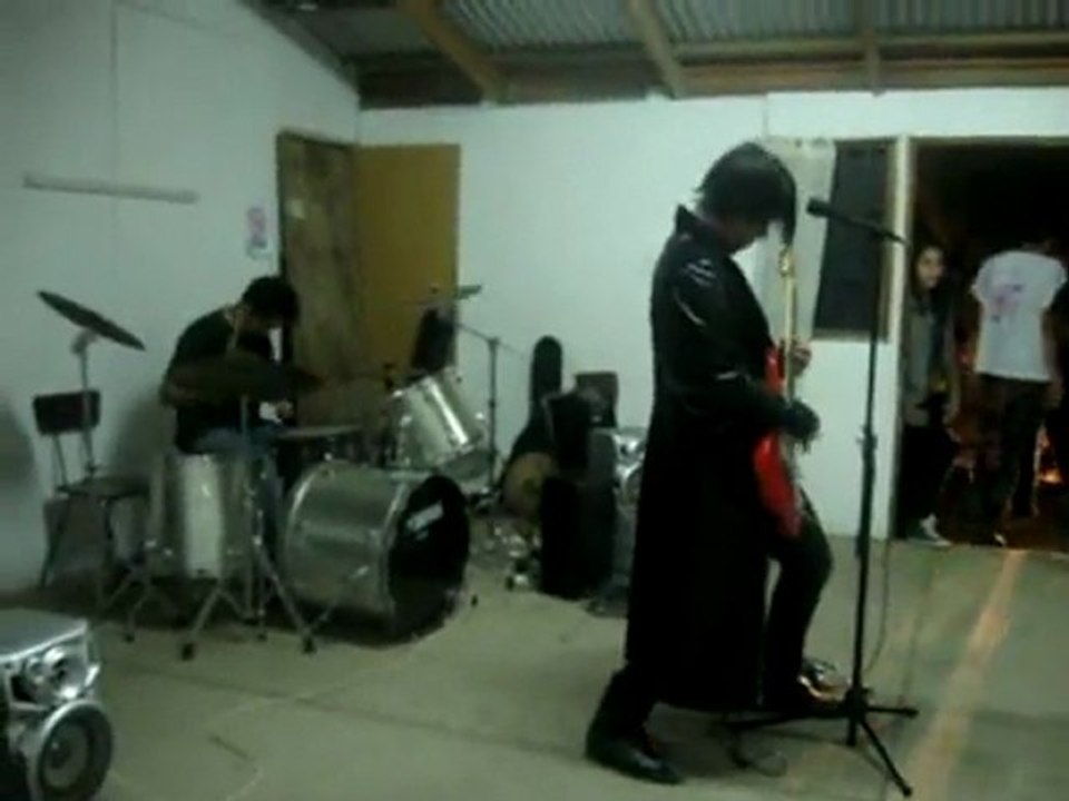 04.- Talvez Despues & Ya Somos 3 (Live In Vertedero Mosh ll)