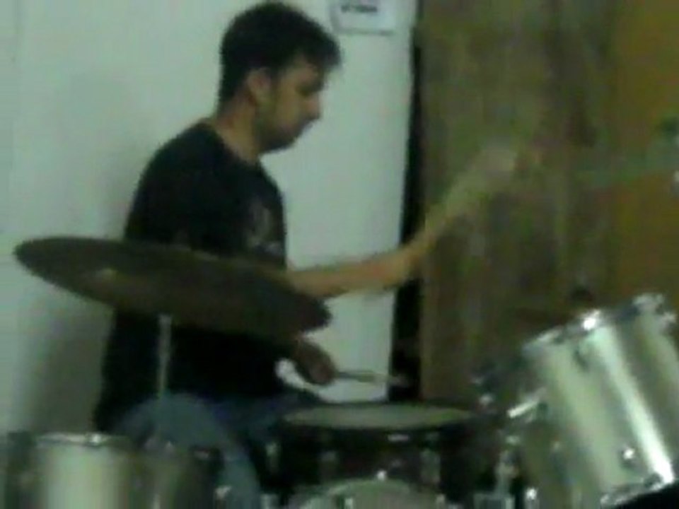 06.- Come To Daddy (Cover Aphex Twin) (Live In Vertedero Mosh) Extracto