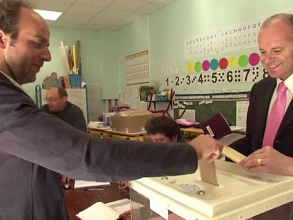 Elections cantonales : images du vote à Marseille