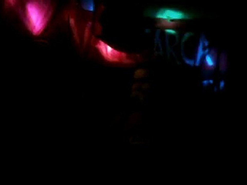 BREAK THE MIC FREESTYLE KNIGHT Hezekiah C. Rhymes spreading energy @ Ateneu Vallcarca, BCN!! CASA DE MI CORAZON!!