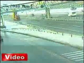 0129 - Horrible Crash camion