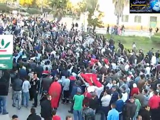 مقطع جانب من مسيرة شباب 20 فبراير بزايو  بتاريخ 20 مارس 2011