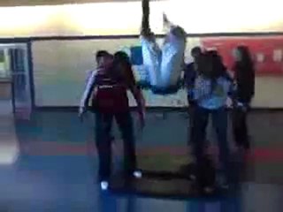 0131 - Régis fait un faceplant