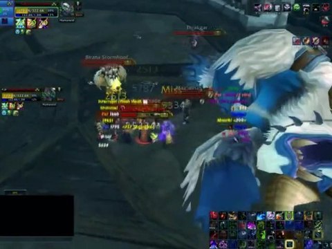 Mione (DK) solote les Champions de Faction (Colisée)