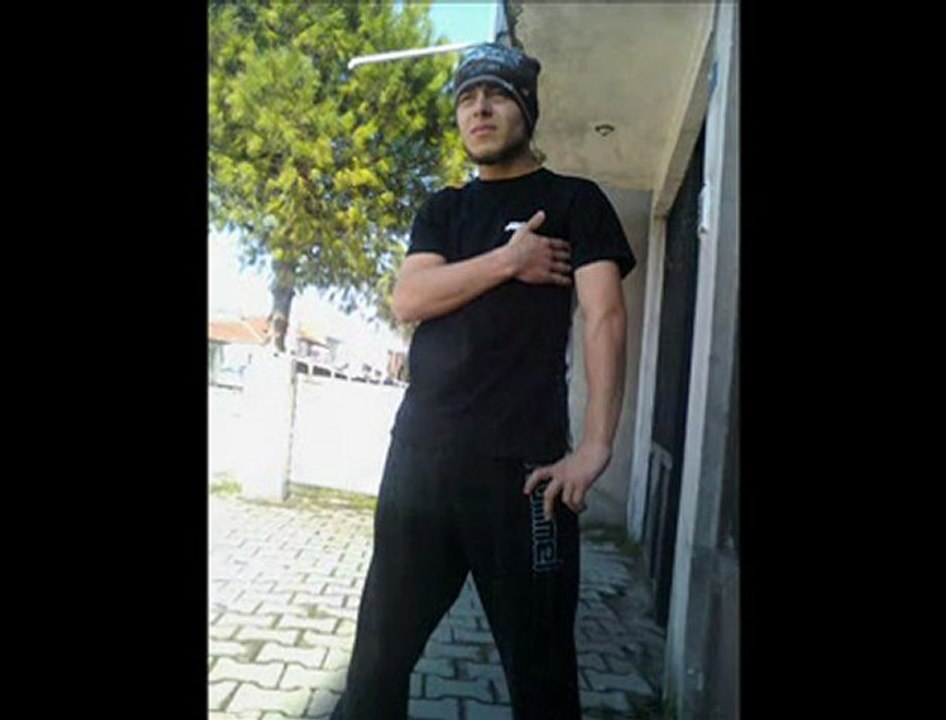 Mc HayLazoLiq & Dj MuRat Fan cLup 2011'in Videoları- Mc HayLazoLiq FT Dj MuRat- GÜN DOĞSUN [2011] [HQ] (1)