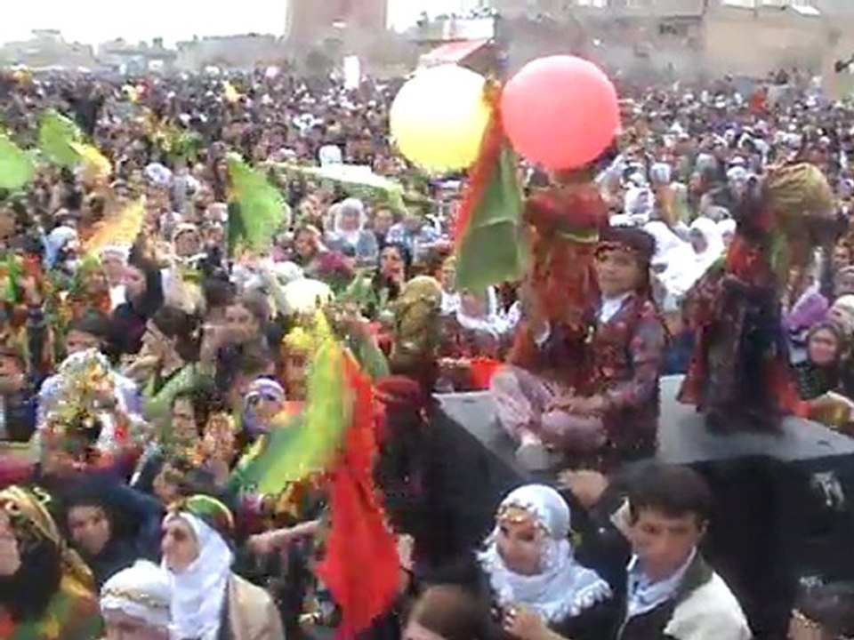 21-03-2011- demokratik-cozum-bekleyisi-sürüyor-nusaybin (2)