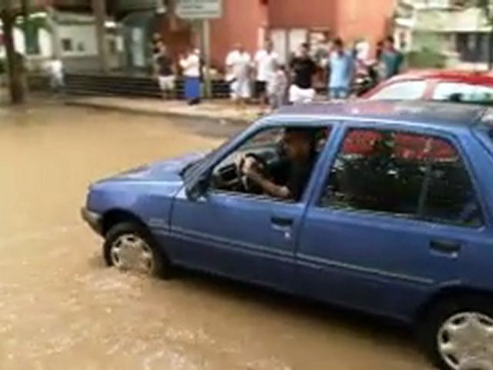 L'eau, la nature et la ville (Regards croisés sur l'eau dans sa parenthèse urbaine)