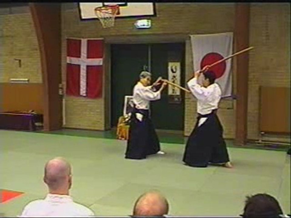 8 - Kawashi tsuki (tsuki sankyo) ken tai ken