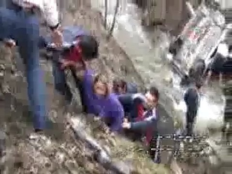 Otomobil 10 Metreden Dereye Uçtu