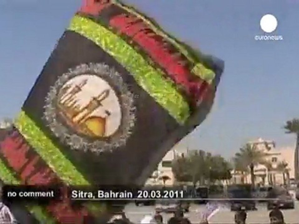 Bahrein: 2000 personnes aux funérailles... - no comment