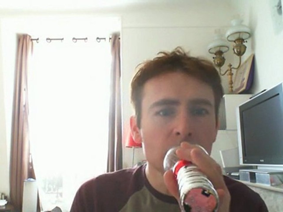 Wiwi égratigne "faut pas me prendre pour un âne"