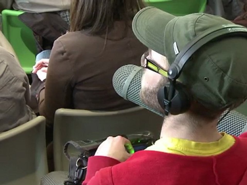 Cantonales: le socialiste Hamon accuse Copé de "déshonneur"