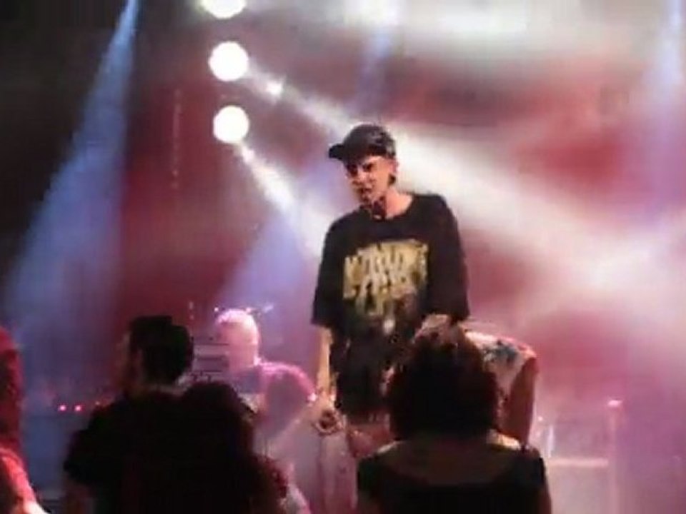 Extrait de " Syndrom 187 " à La Poudrière de Belfort le 19/03/2011