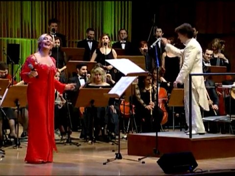 17- Emel Sayın & Timur Selçuk - Otomobil Uçar Gider