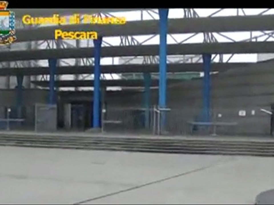 Pescara - Sequestrato natante