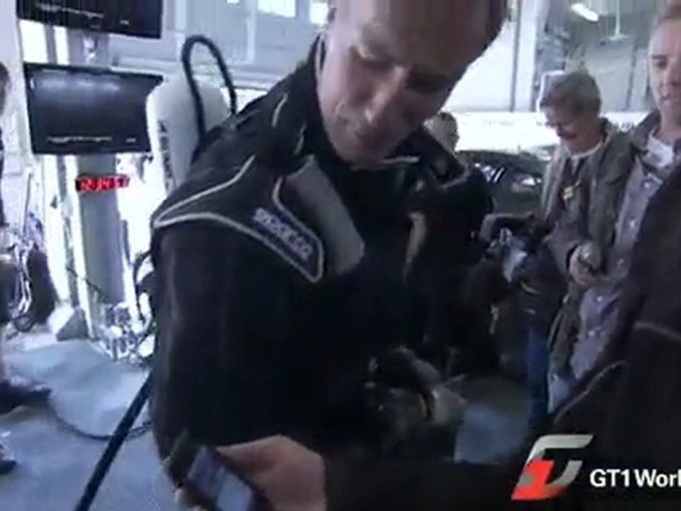 gt1 life andygreen does a pit stop 2