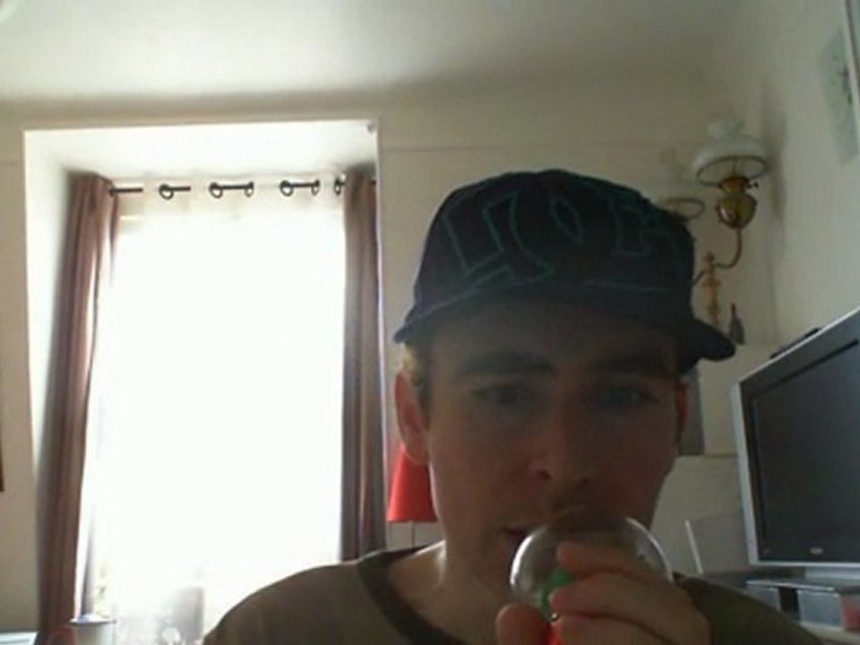 Wiwi égratigne "t'en souviens tu la Seine"