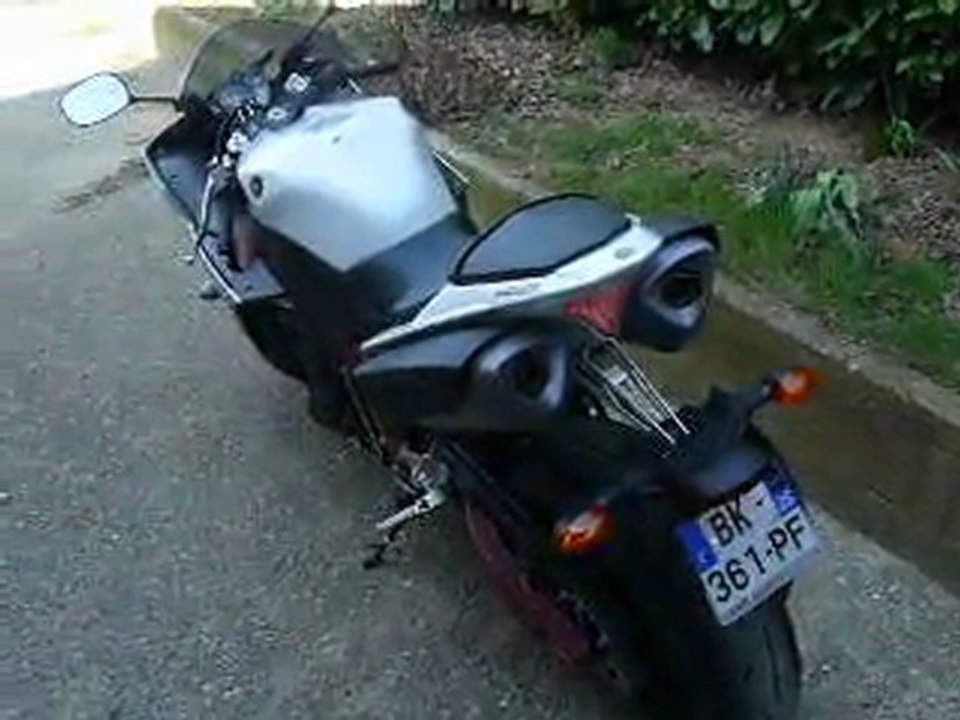 R1 2009 CROSS PLANE
