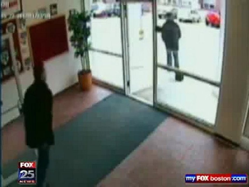 0137 - Un braqueur malchanceux se fait surprendre