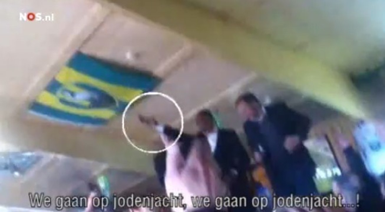 Pays-Bas: un joueur de foot fait le salut nazi