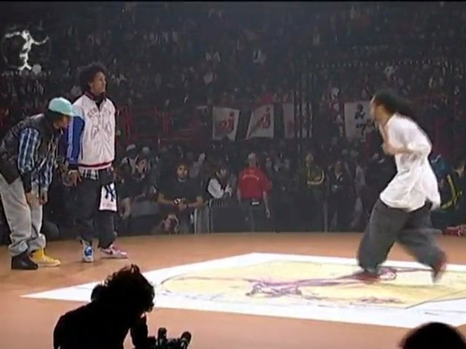 Les Twins : Hip-hop battle at Juste Debout