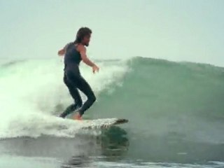 Rob Machado s'offre une pure session de surf old school en alaia