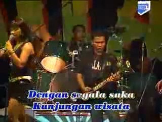 Bali Tersenyum --- Ratna Antika